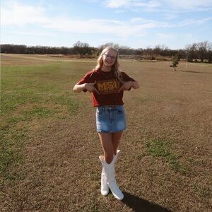 Meet your Posher, Abby